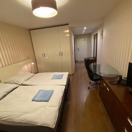 Golden Fish Apartmany Xia Plzeň Kültér fotó