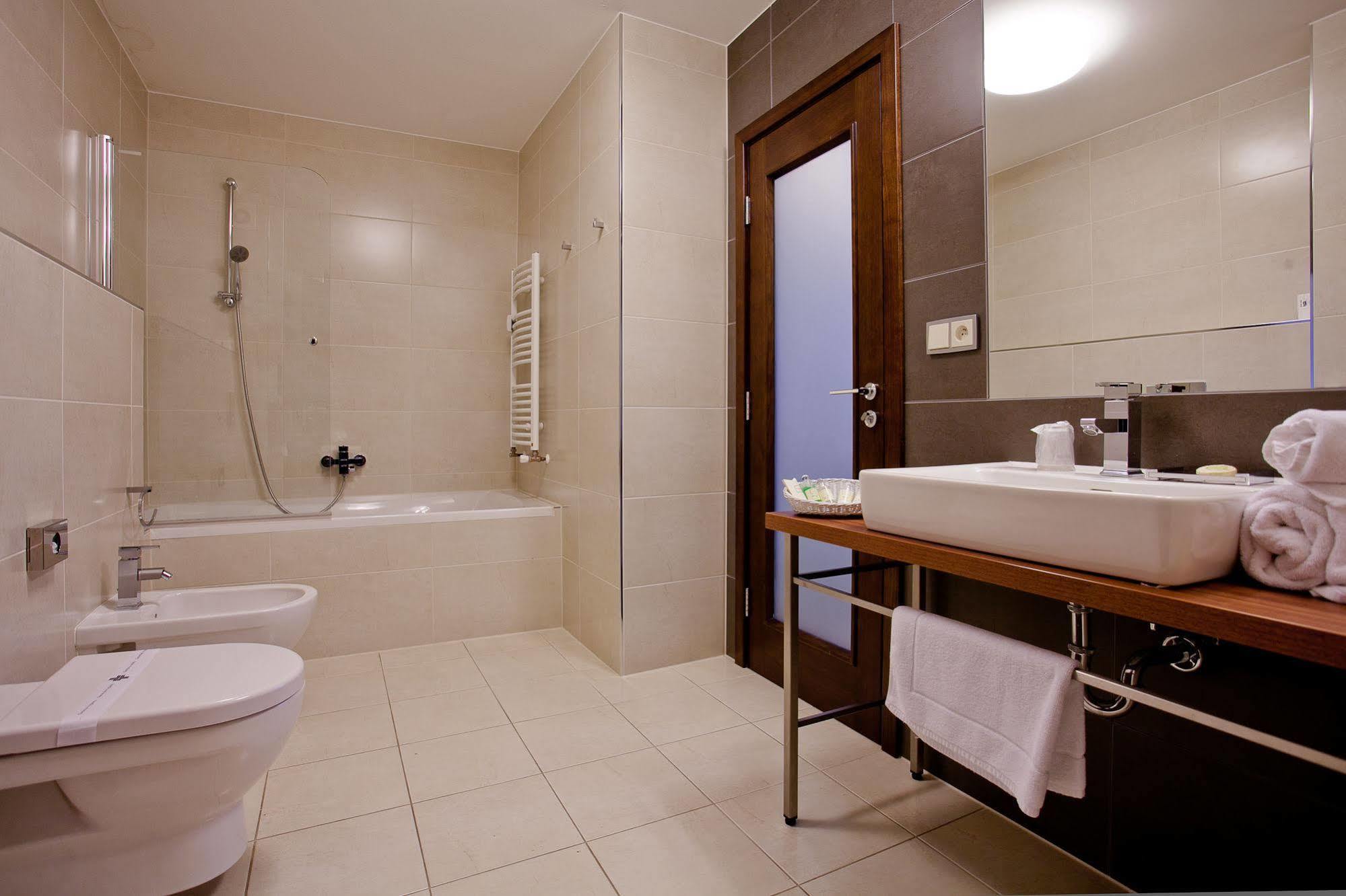 Golden Fish Apartmany Xia Plzeň Kültér fotó
